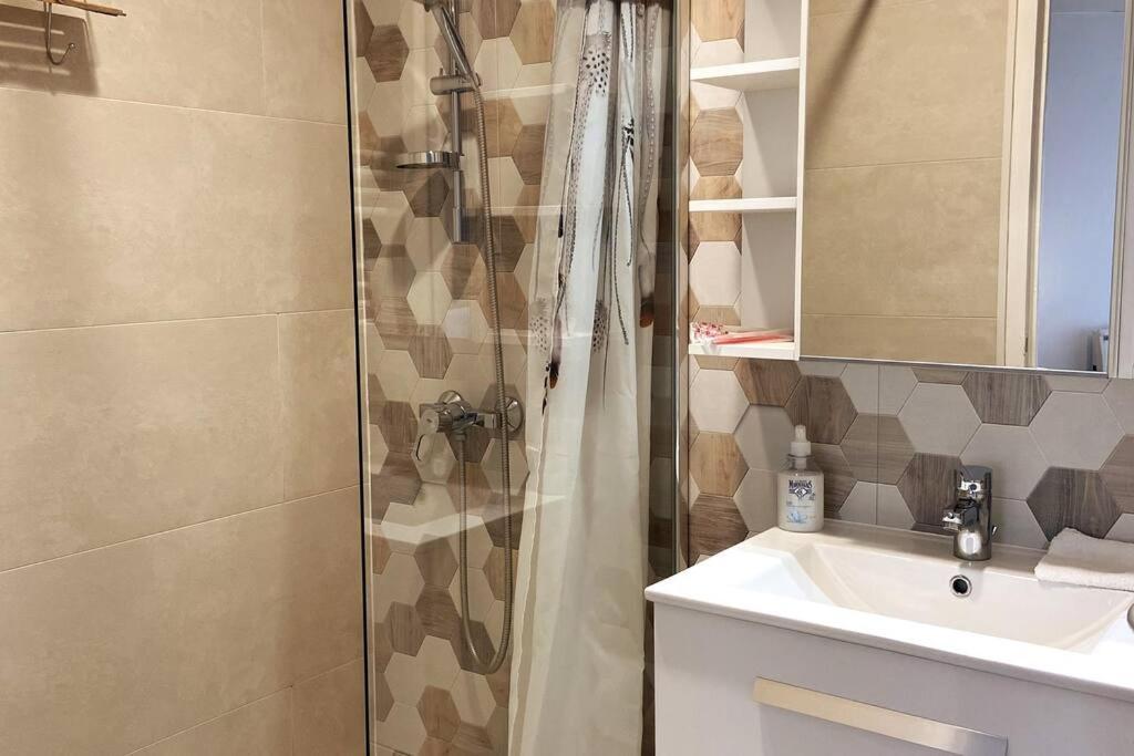 Le Saint-amour Classe 2 Etoiles Apartment *